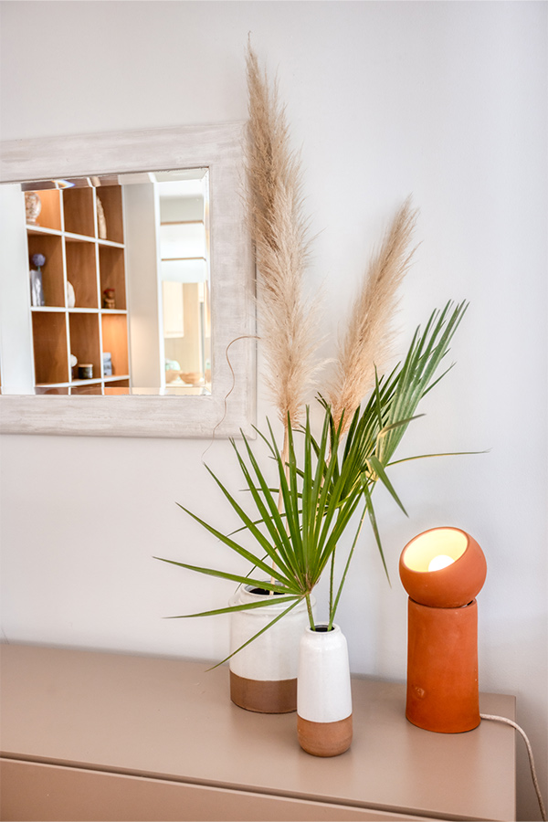 Décoration naturelle avec pampas et miroir