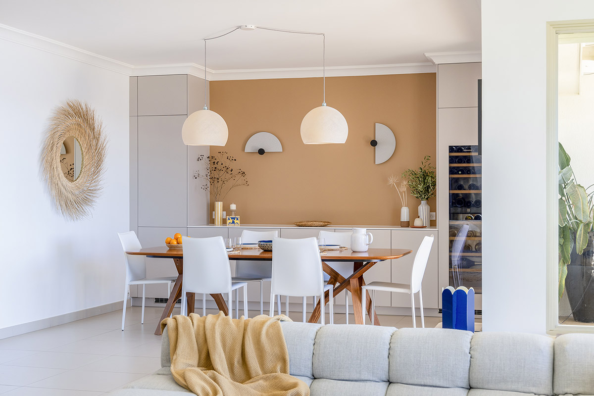 Après : des couleurs chaudes et une atmosphère vacances 